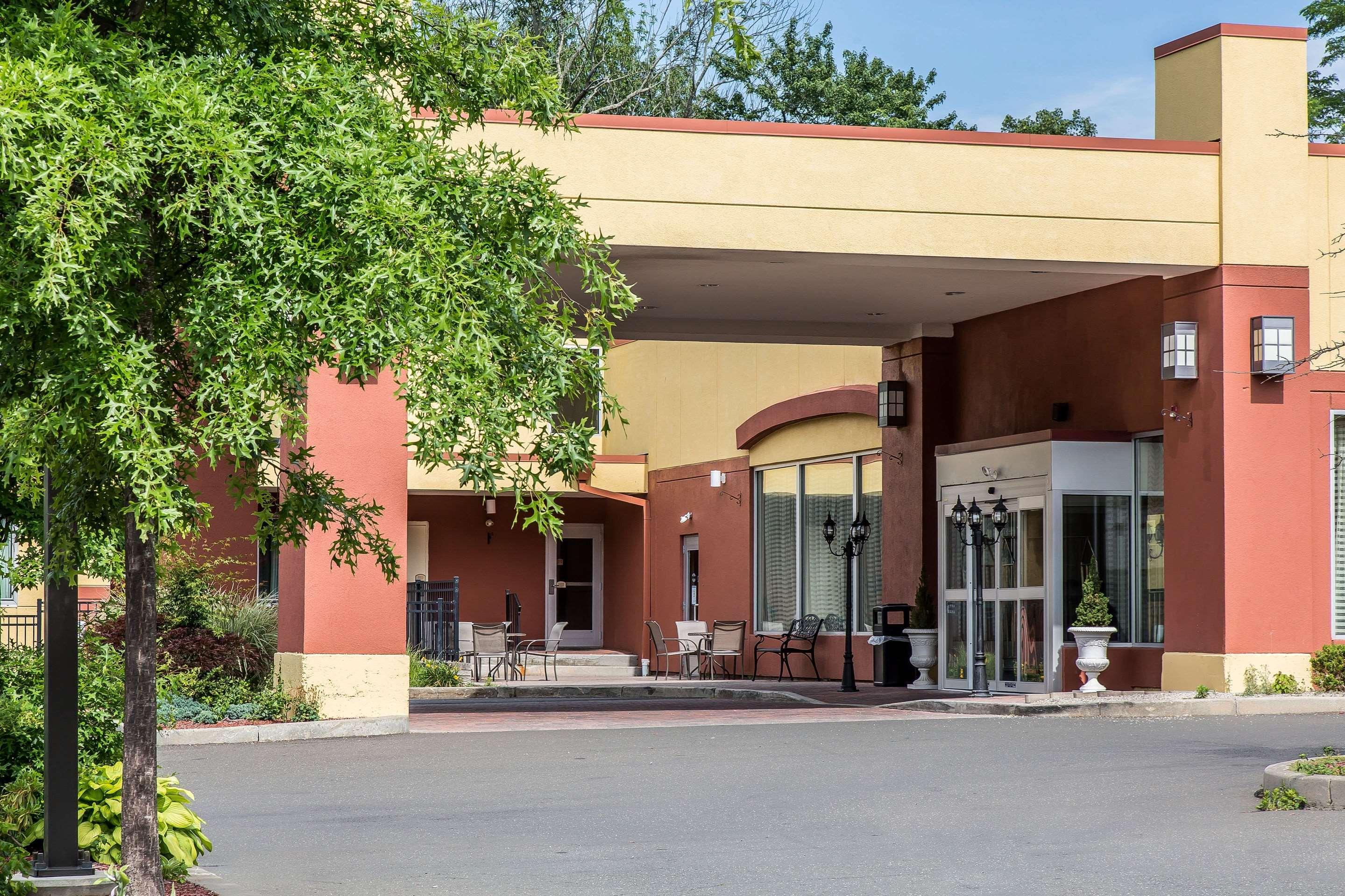 Clarion Hotel & Suites Hamden-New Haven Exterior foto